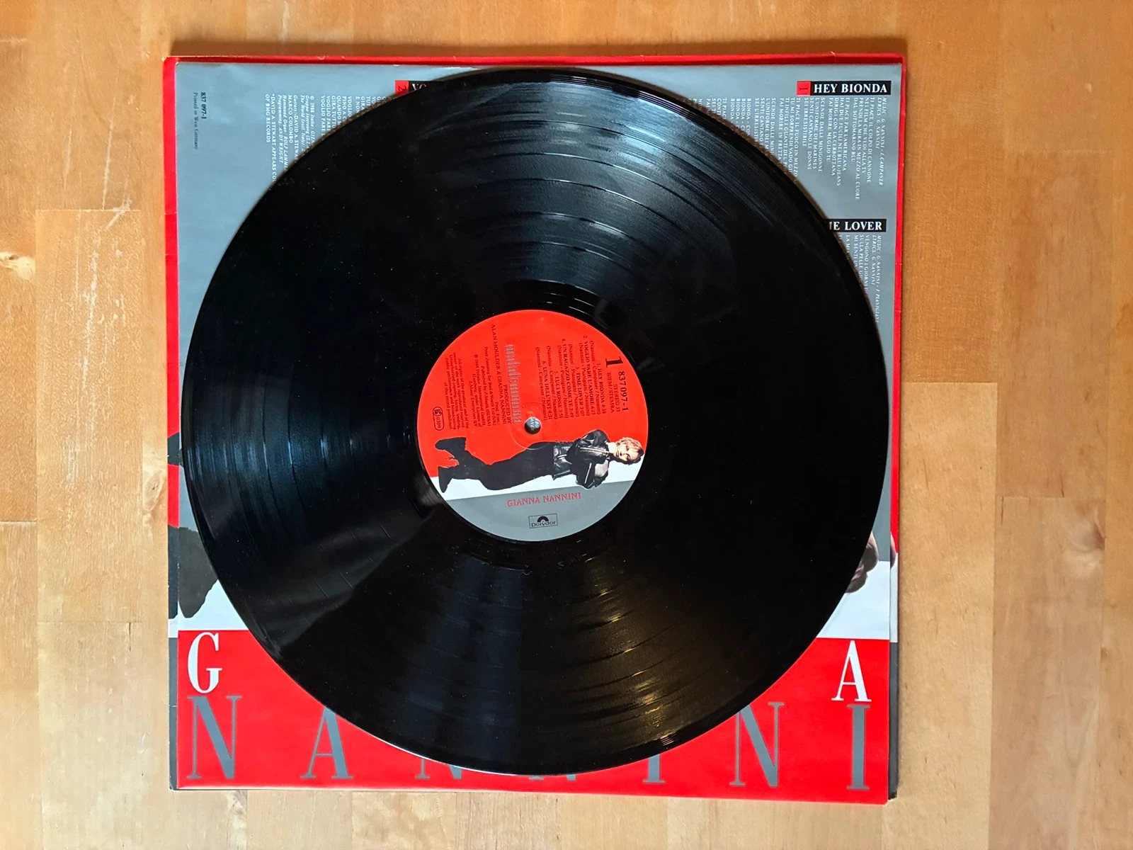 Vinylschijf 33T Gianna Nannini Malafemmina. – photo 2